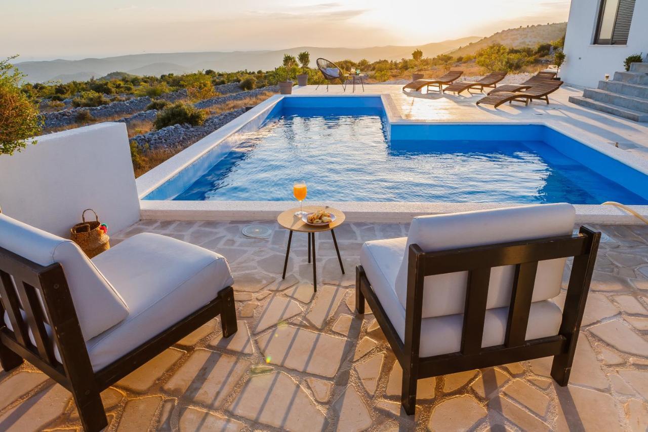 Villa Zlatno Sunce In The Hills Near Trogir Vrsine Экстерьер фото
